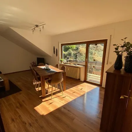 Haus Am Hang Apartman *